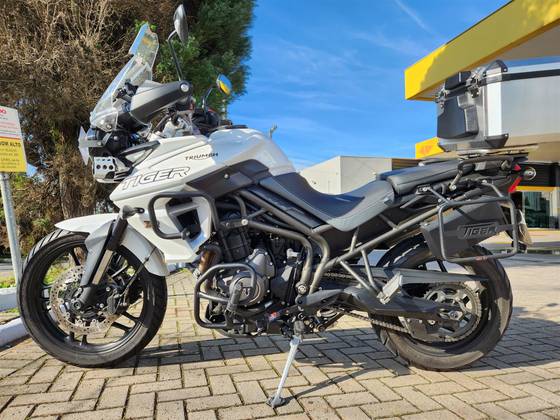 TRIUMPH TIGER 800 XR TRIUMPH TIGER 800 XR